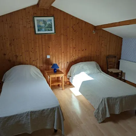 Charmante Maison En Pierre Avec Jardin Et Cheminée à - Fr-1-653-116 Bellon