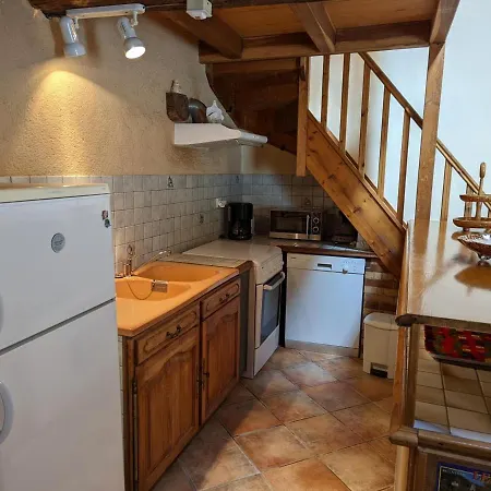 Casa di campagna Charmante Maison En Pierre Avec Jardin Et Cheminée à - Fr-1-653-116