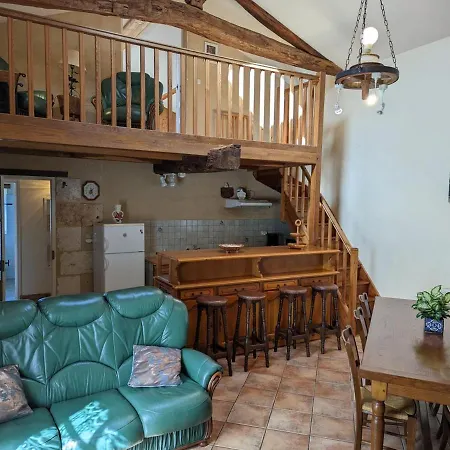 Charmante Maison En Pierre Avec Jardin Et Cheminée à - Fr-1-653-116 * Bellon
