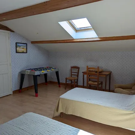 Charmante Maison En Pierre Avec Jardin Et Cheminée à - Fr-1-653-116 Bellon