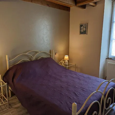 Casa vacanze Charmante Maison En Pierre Avec Jardin Et Cheminée à - Fr-1-653-116 Bellon