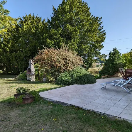 Charmante Maison En Pierre Avec Jardin Et Cheminée à - Fr-1-653-116 *