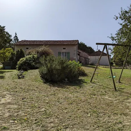 Casa vacanze Charmante Maison En Pierre Avec Jardin Et Cheminée à - Fr-1-653-116 *